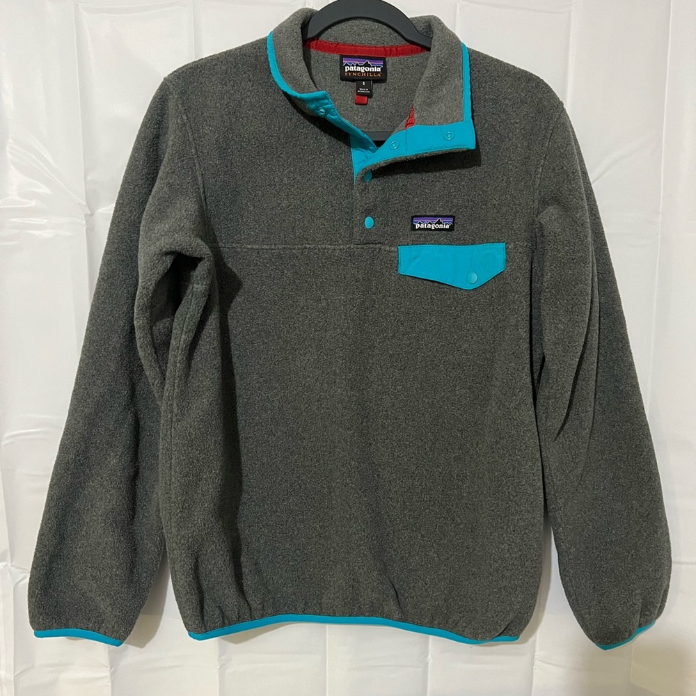 Patagonia in excellent condition color gray with blue size S